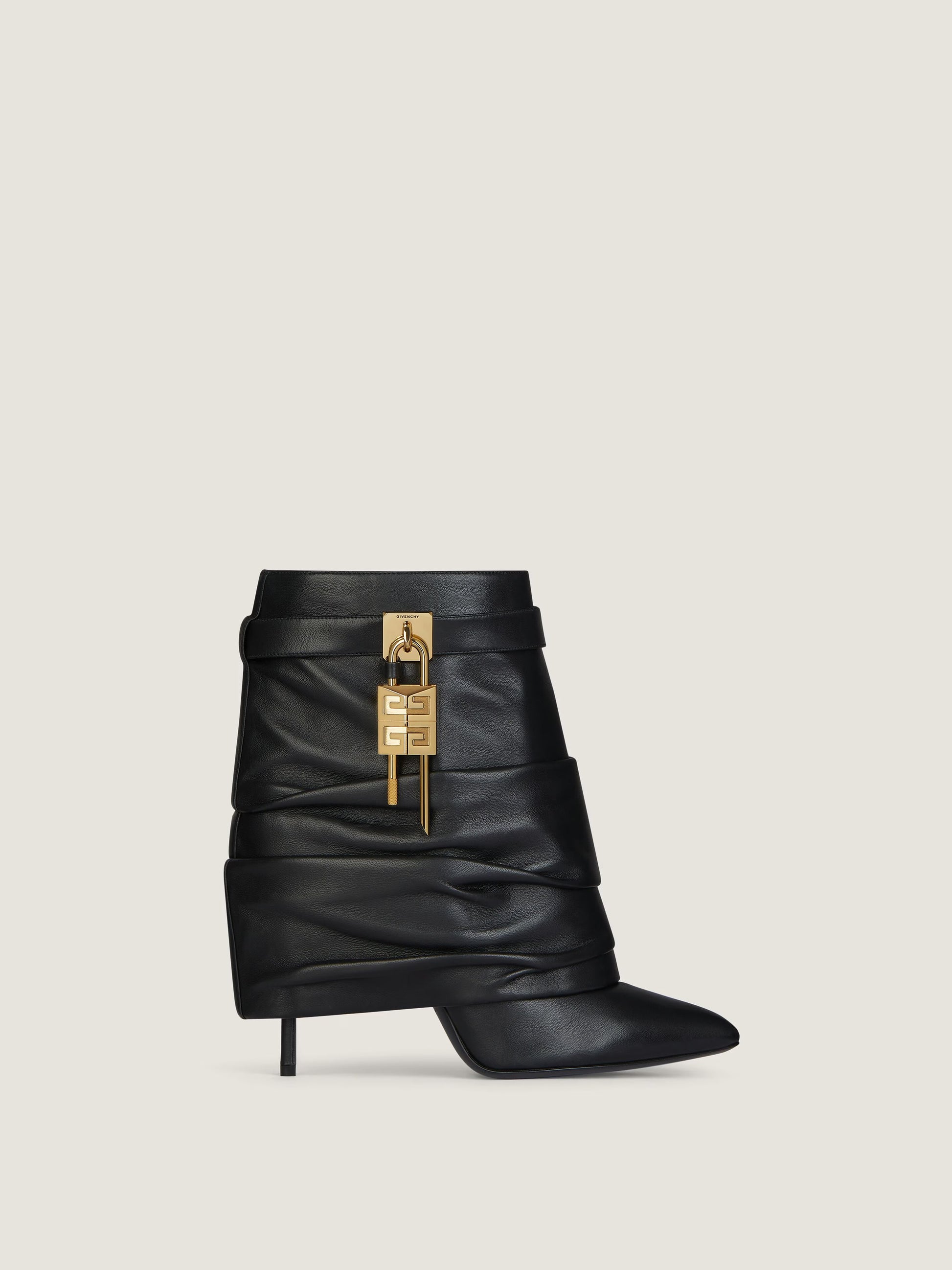 Shark Boots black short