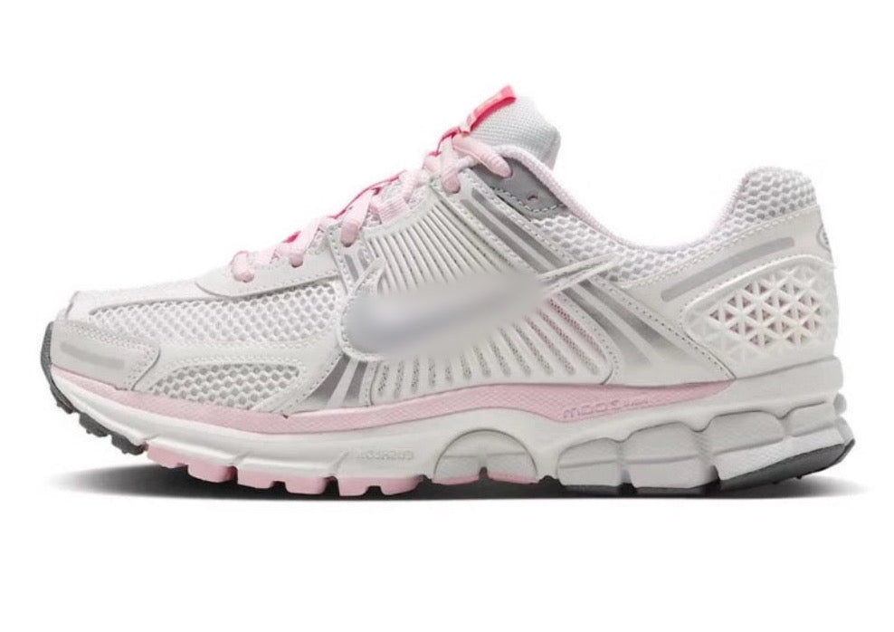 Nike Vomero baby pink